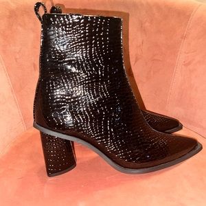 ASOS high heels men’s boots!